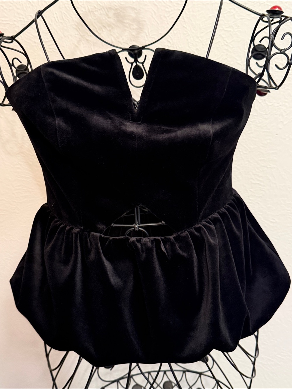 🎬🎬🎬BOGOHO🎬🎬🎬Express Black Velvet Peplum Strapless Top - Women-S